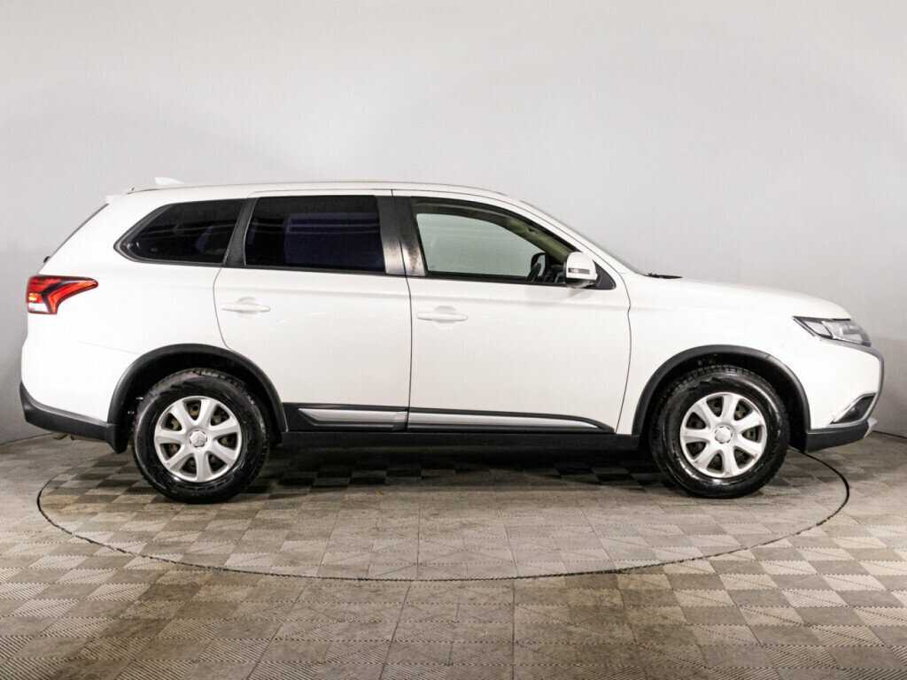 Mitsubishi Outlander с пробегом — 2018 год. Фото: #3