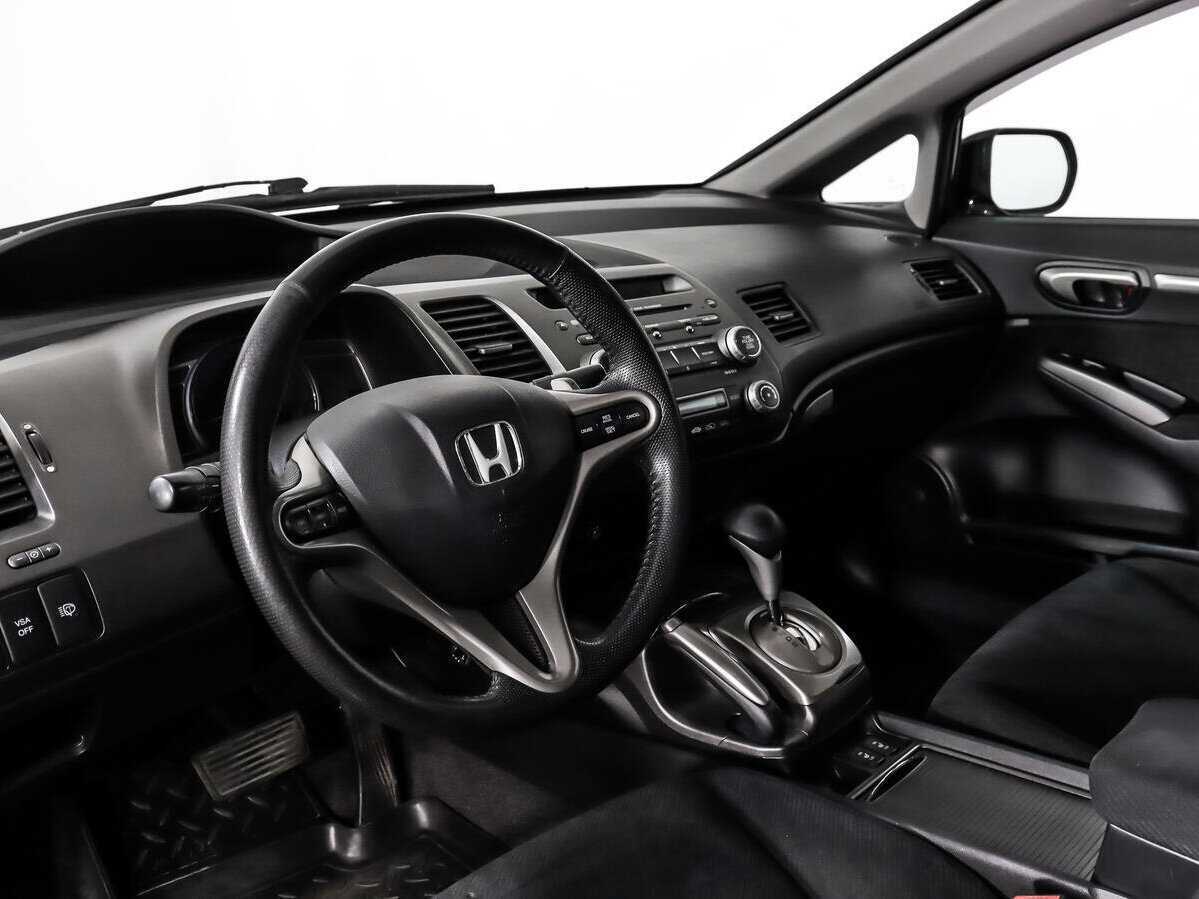 Honda Civic с пробегом — 2010 год. Фото: #8