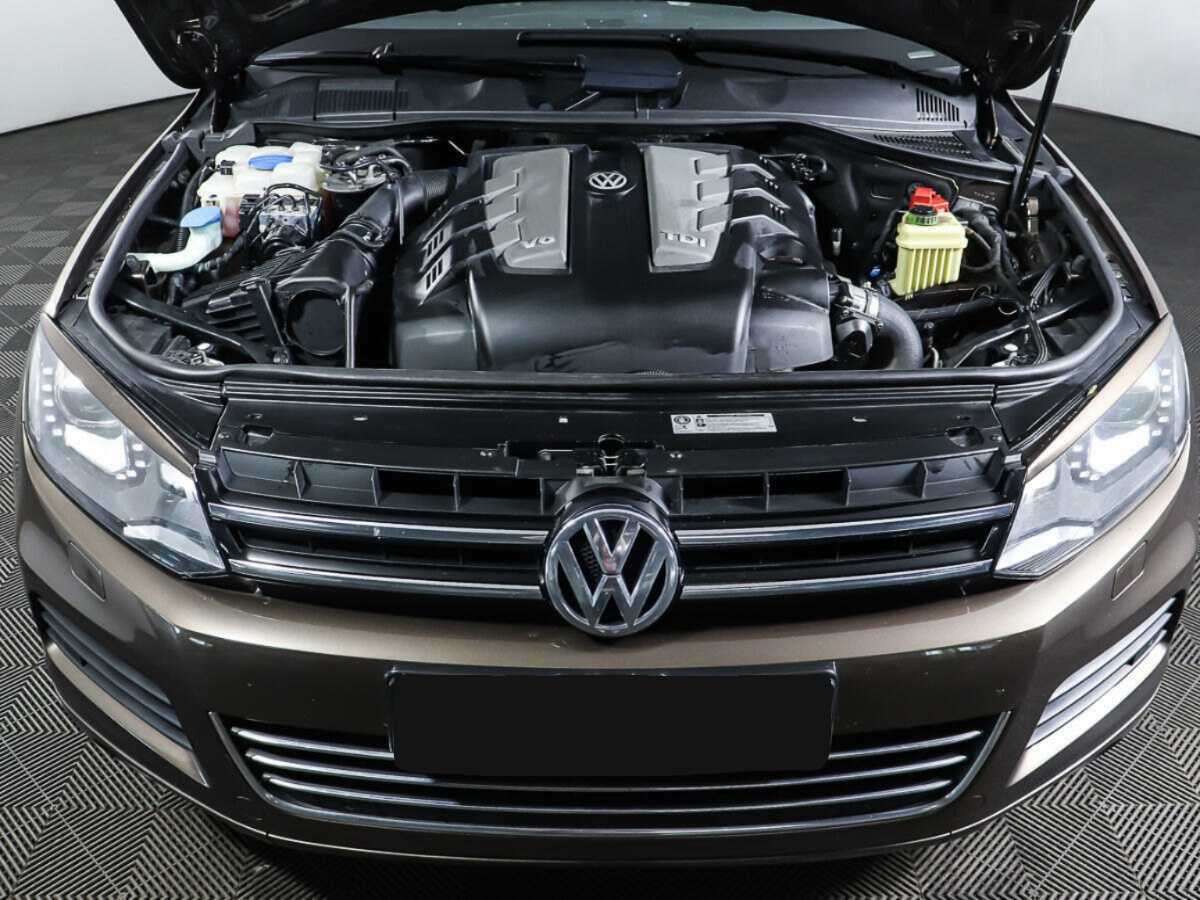 Volkswagen Touareg с пробегом — 2011 год. Фото: #8