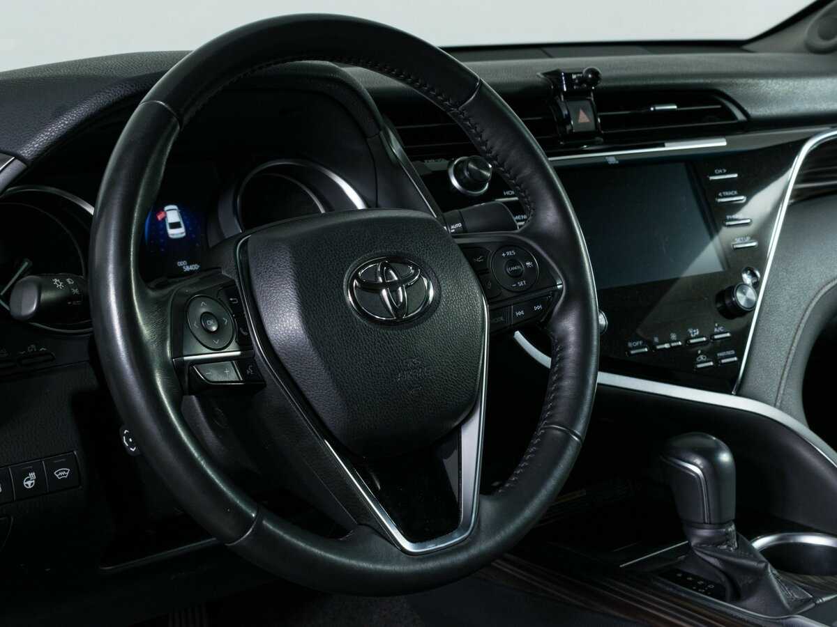 Toyota Camry с пробегом — 2018 год. Фото: #11