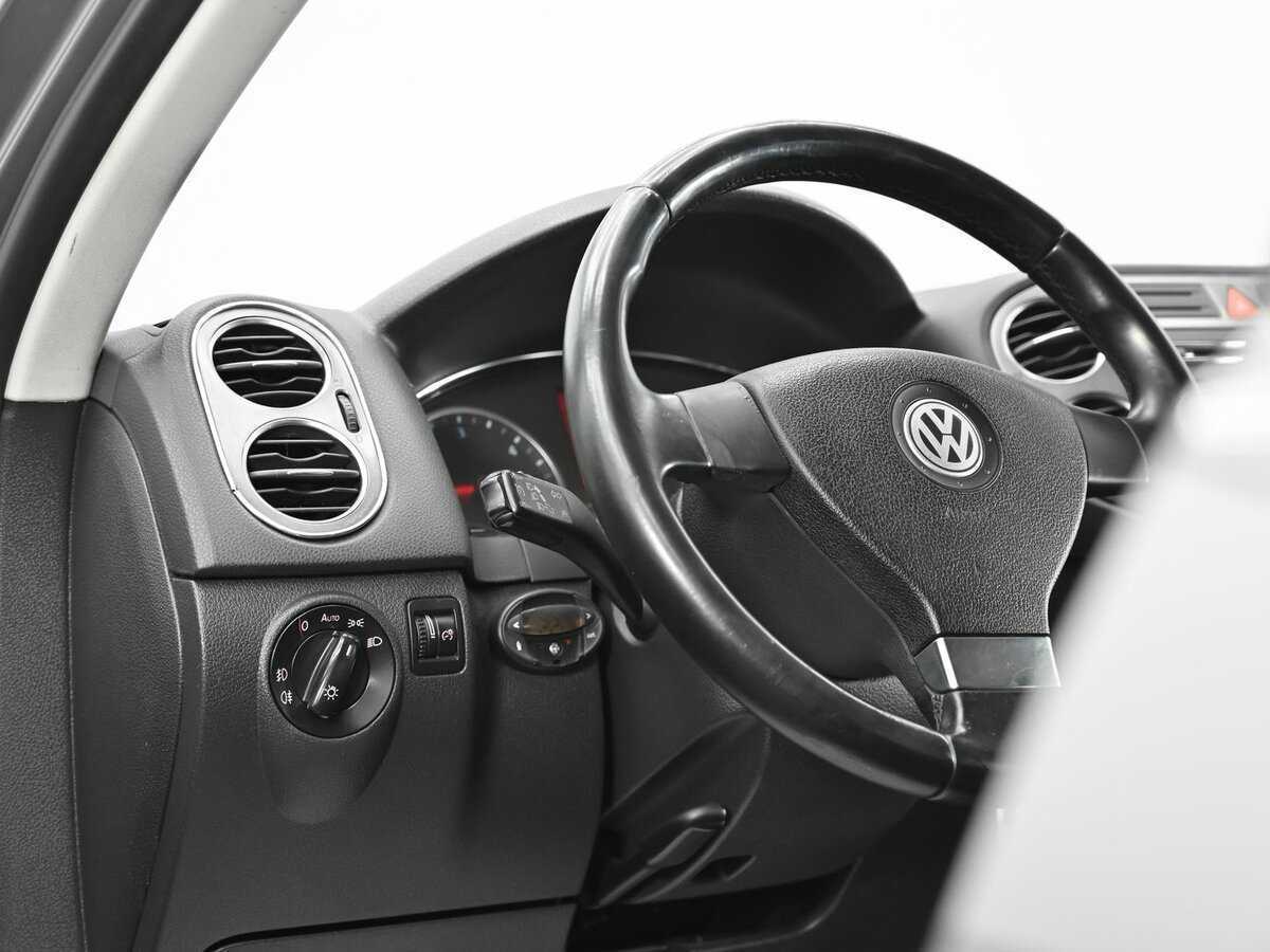 Volkswagen Tiguan с пробегом — 2009 год. Фото: #8