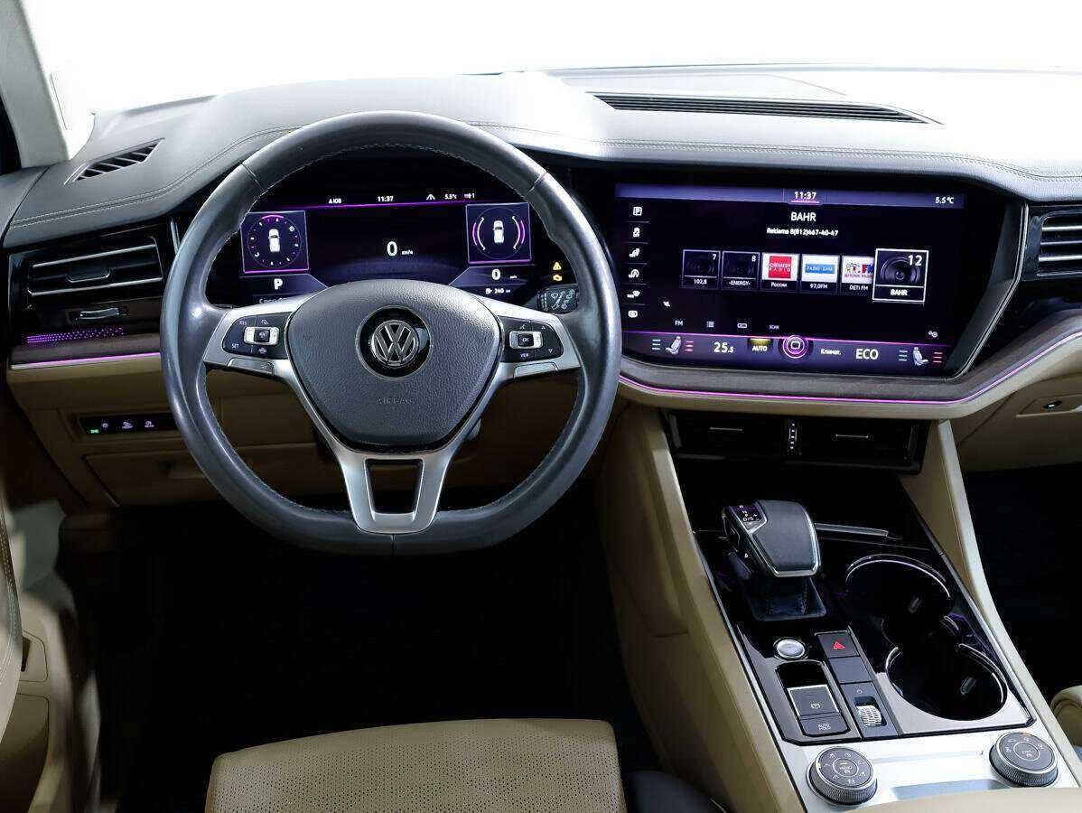 Volkswagen Touareg с пробегом — 2020 год. Фото: #8