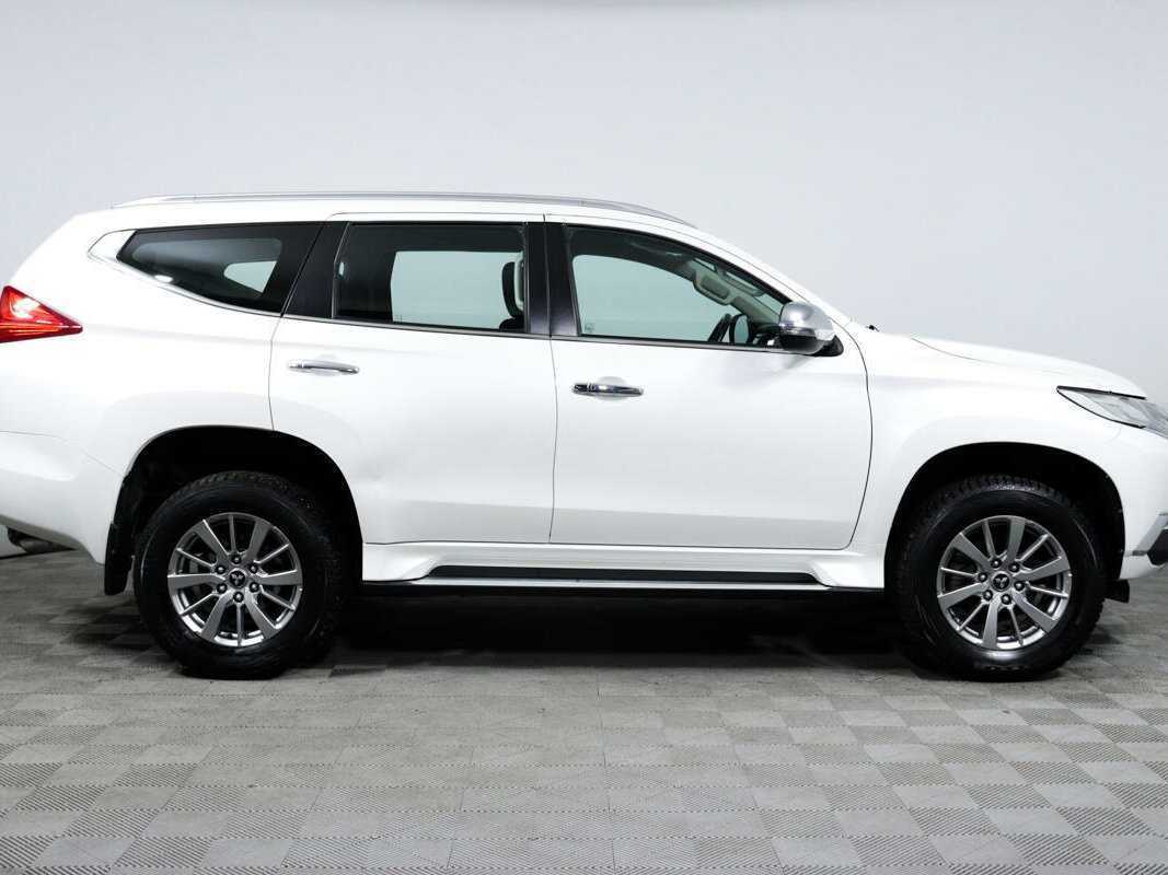 Mitsubishi Pajero Sport с пробегом — 2018 год. Фото: #3