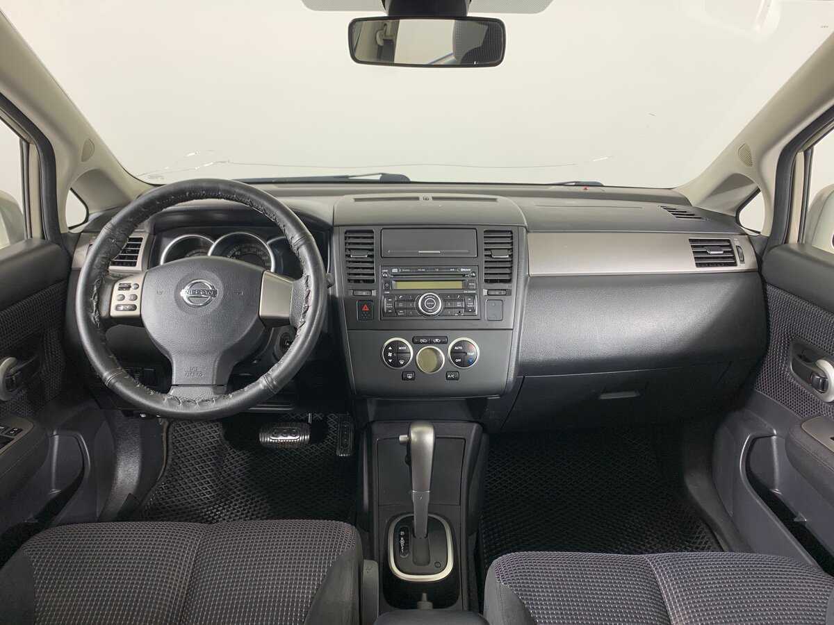 Nissan Tiida с пробегом — 2010 год. Фото: #12