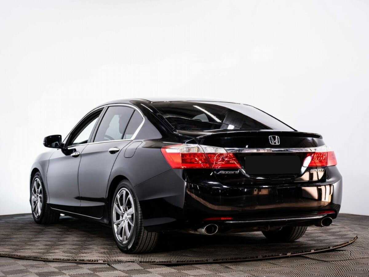 Honda Accord с пробегом — 2013 год. Фото: #3