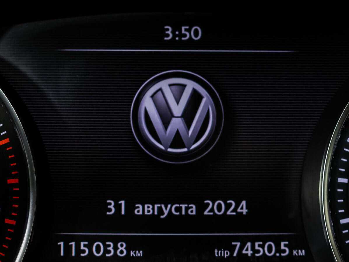 Volkswagen Touareg с пробегом — 2015 год. Фото: #16