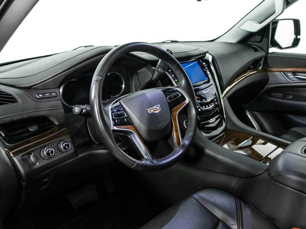 Cadillac Escalade с пробегом — 2018 год. Фото: #10