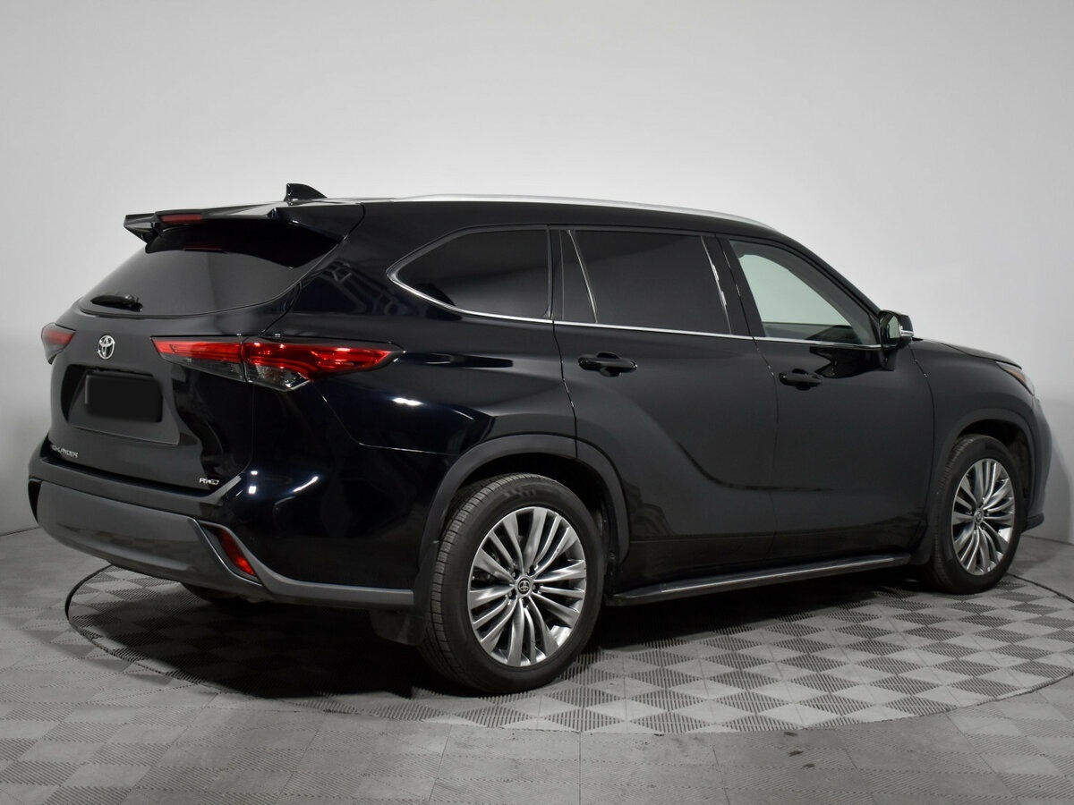 Toyota Highlander с пробегом — 2021 год. Фото: #3