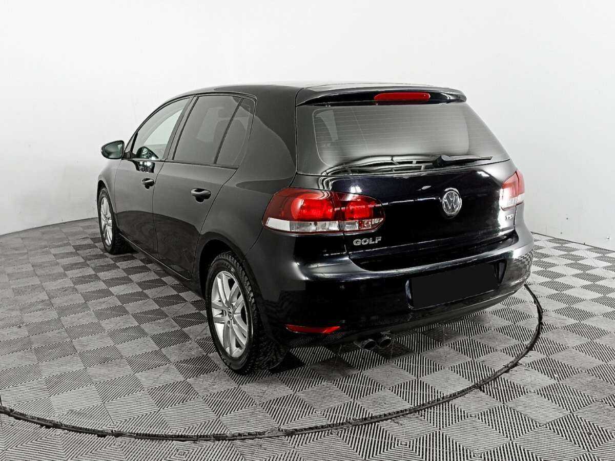 Volkswagen Golf с пробегом — 2011 год. Фото: #6