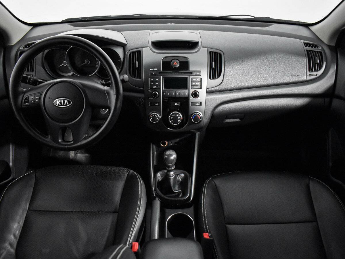 Kia Cerato с пробегом — 2011 год. Фото: #12