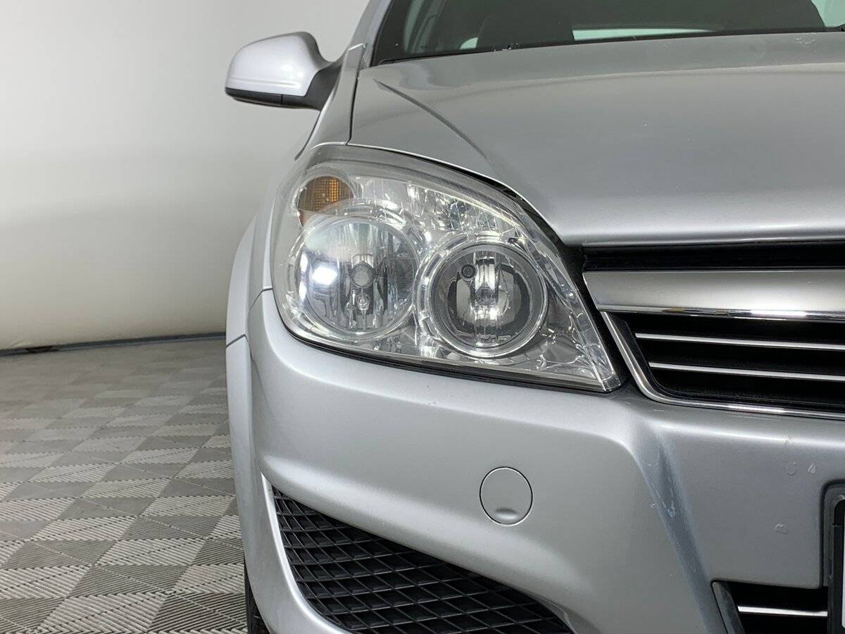 Opel Astra с пробегом — 2010 год. Фото: #9