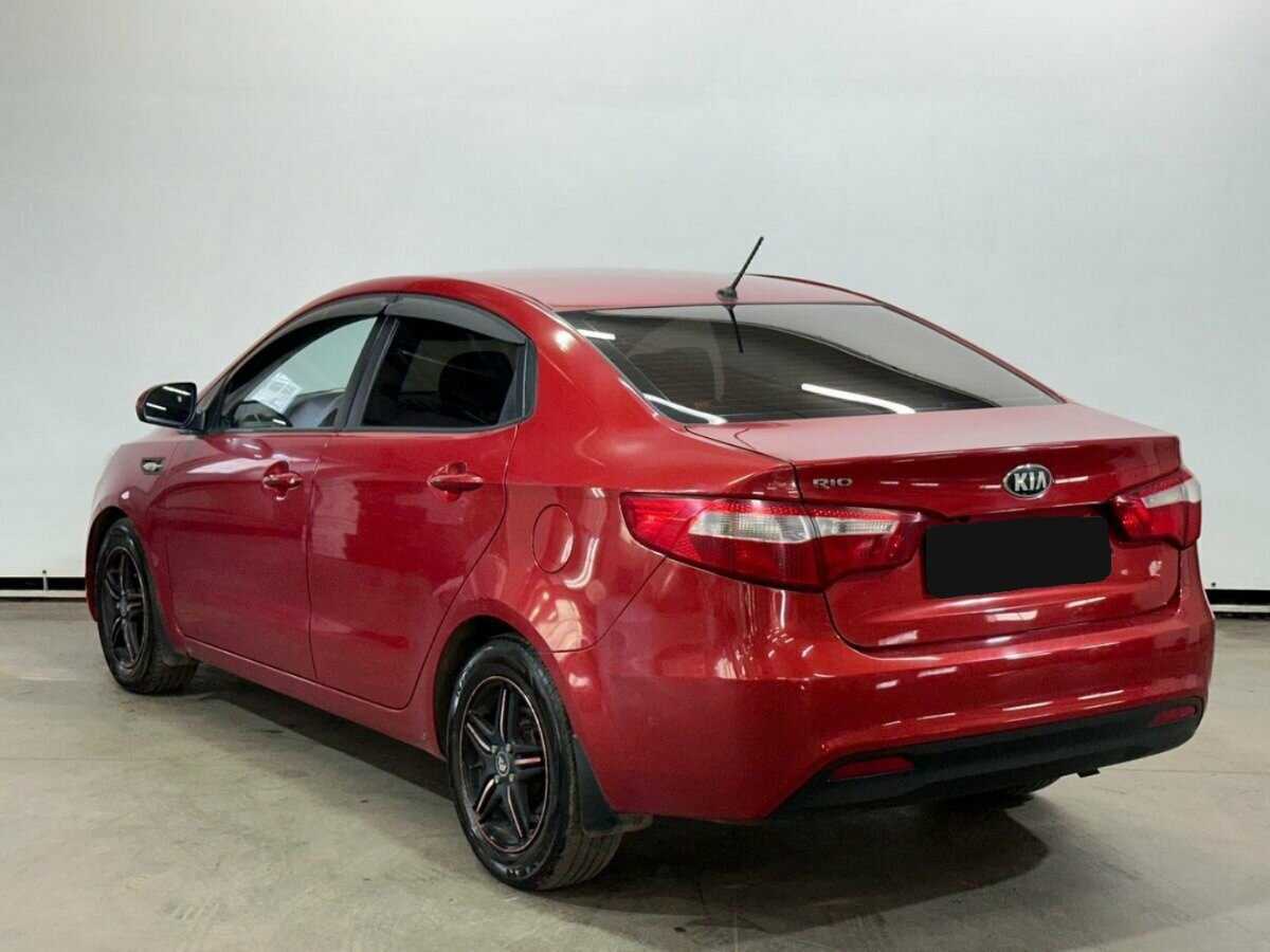 Kia Rio с пробегом — 2013 год. Фото: #6