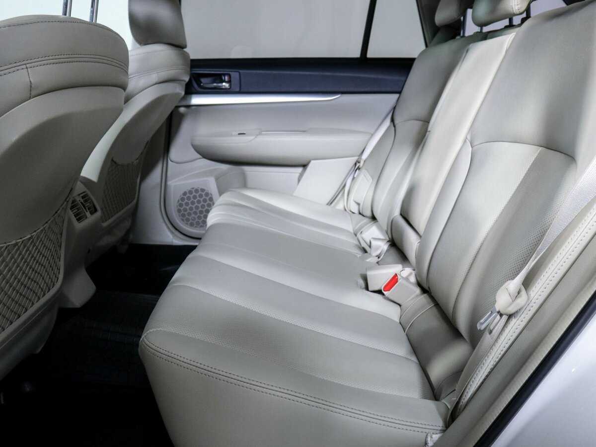 Subaru Outback с пробегом — 2011 год. Фото: #6