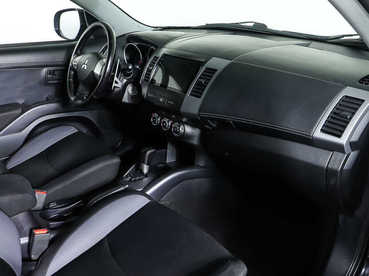 Mitsubishi Outlander с пробегом — 2011 год. Фото: #7