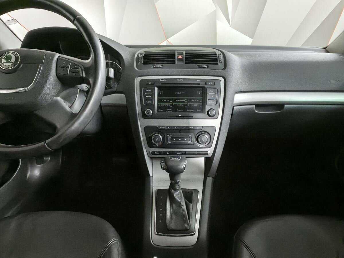 Skoda Octavia с пробегом — 2011 год. Фото: #10