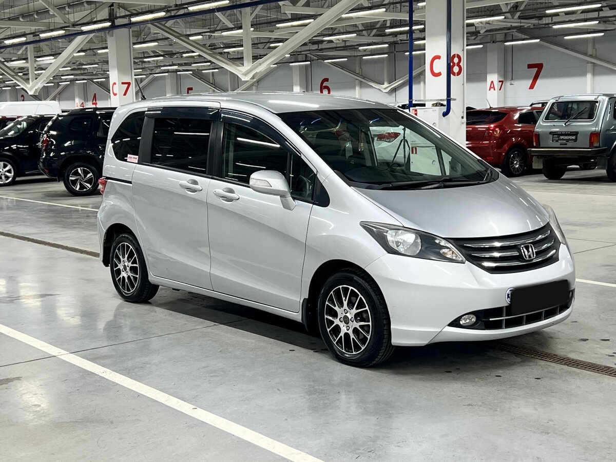 Honda Freed с пробегом — 2011 год. Фото: #2