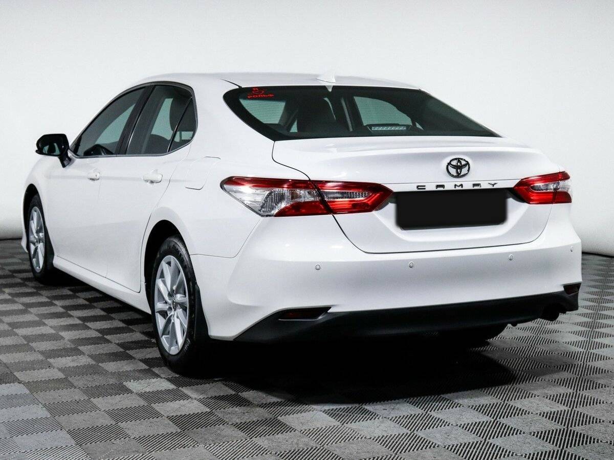 Toyota Camry с пробегом — 2021 год. Фото: #6