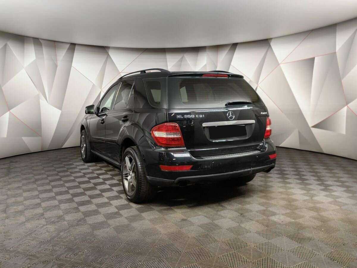 Mercedes-Benz M-Класс с пробегом — 2010 год. Фото: #3