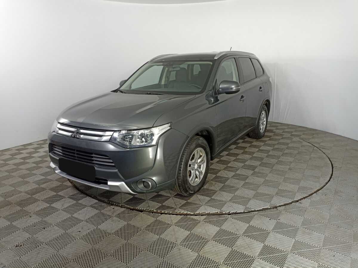 Mitsubishi Outlander с пробегом — 2014 год. Фото: #0