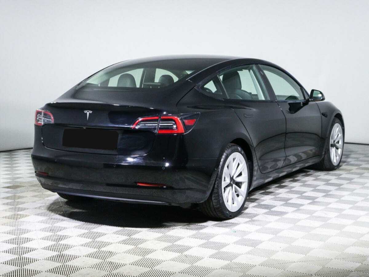 Tesla Model 3 с пробегом — 2022 год. Фото: #4