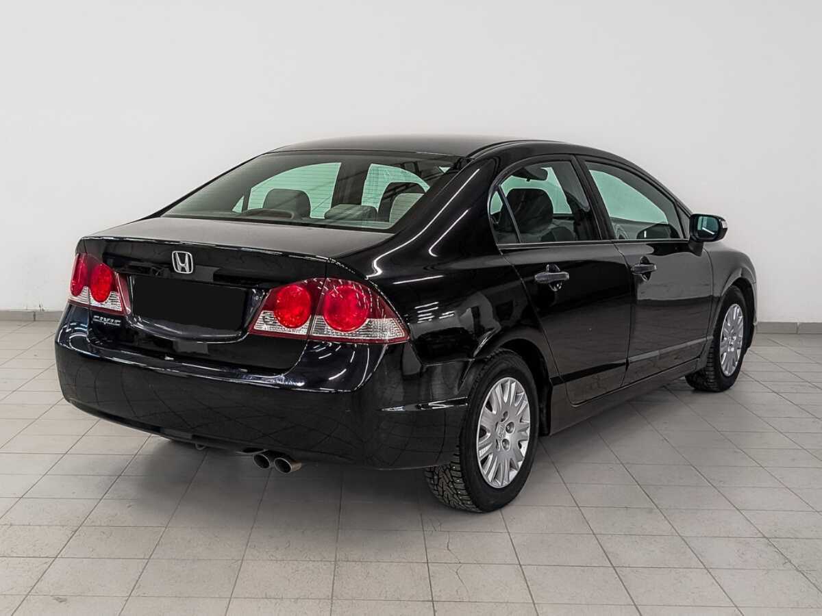 Honda Civic с пробегом — 2008 год. Фото: #4