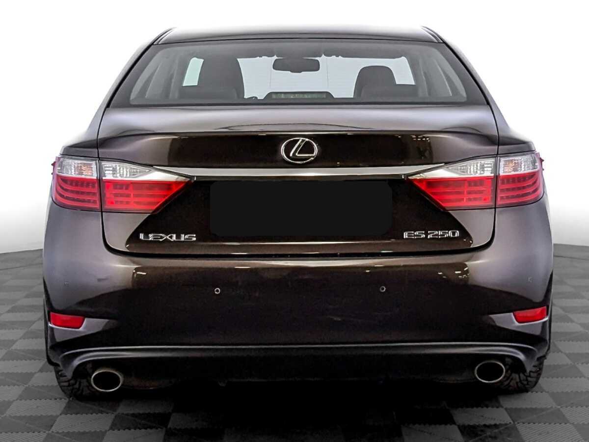 Lexus ES с пробегом — 2015 год. Фото: #5