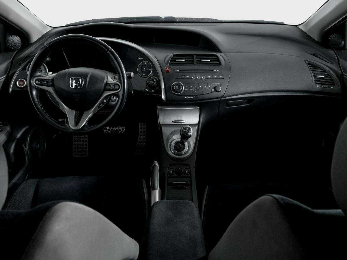Honda Civic с пробегом — 2006 год. Фото: #11