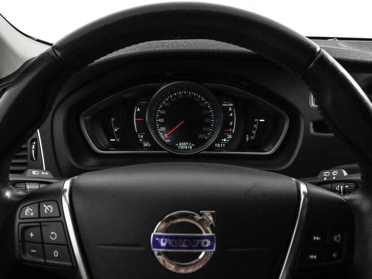 Volvo V40 Cross Country с пробегом — 2014 год. Фото: #15