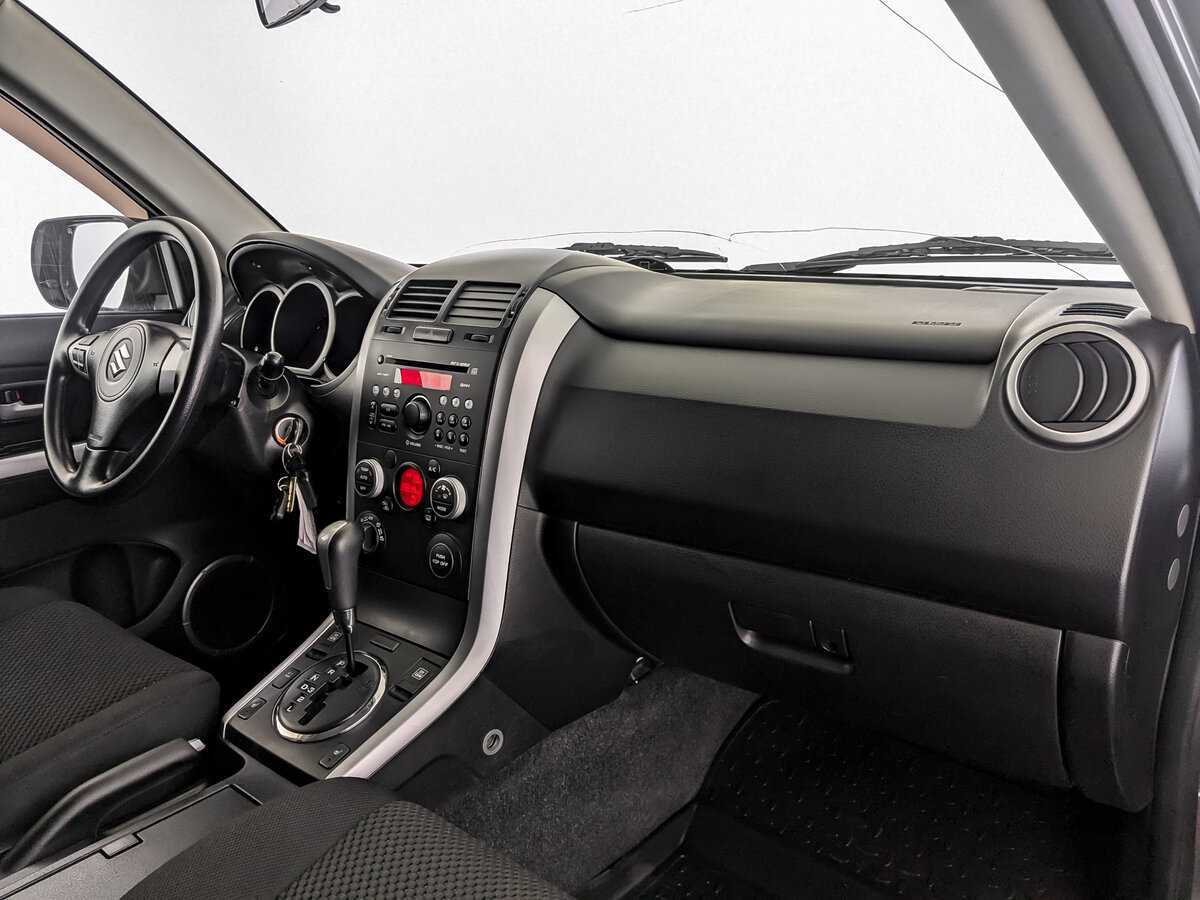 Suzuki Grand Vitara с пробегом — 2010 год. Фото: #8
