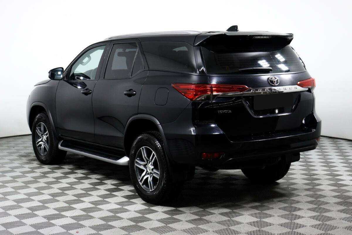 Toyota Fortuner с пробегом — 2018 год. Фото: #6