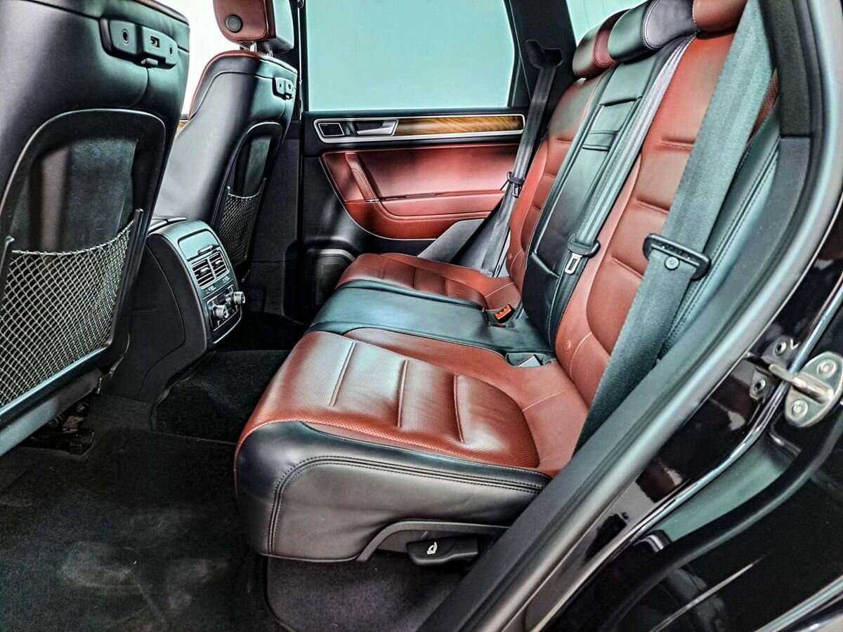 Volkswagen Touareg с пробегом — 2015 год. Фото: #7