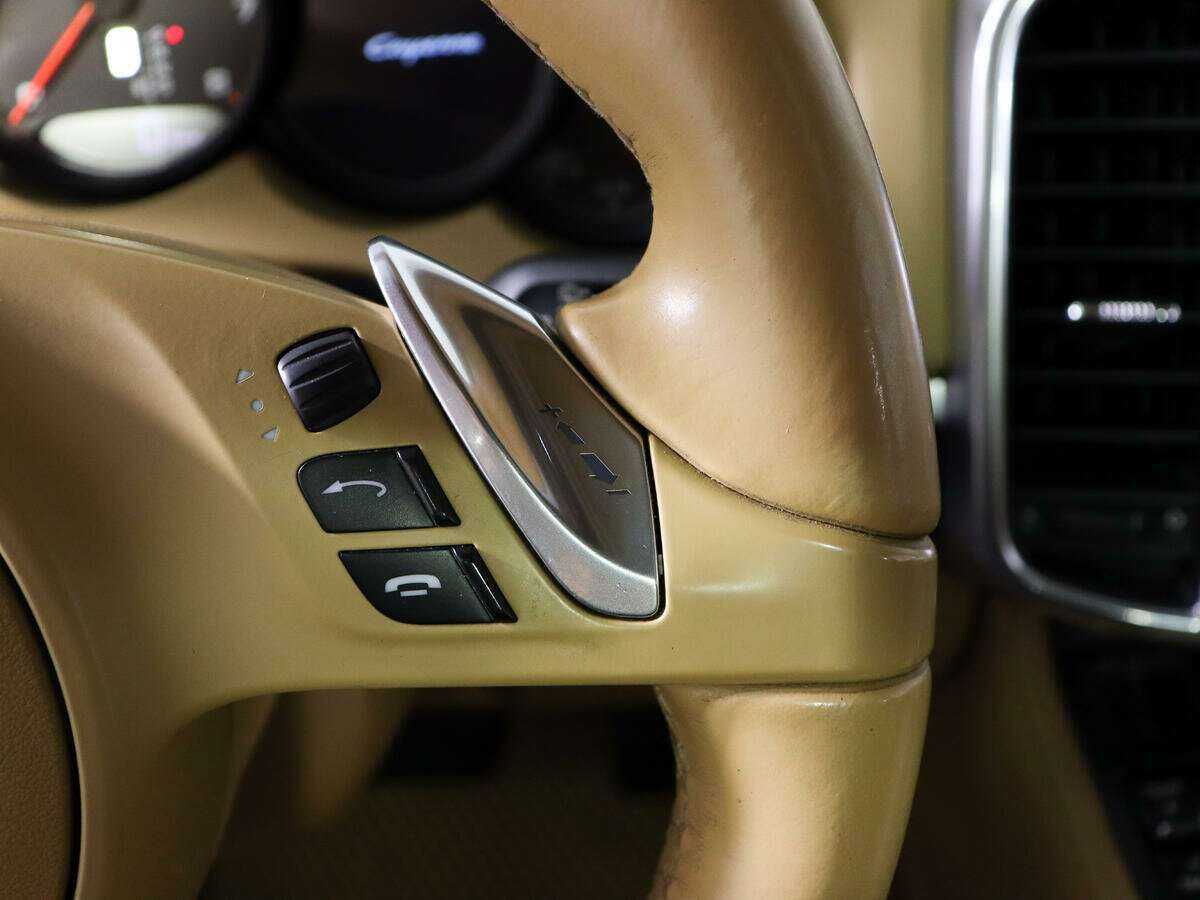 Porsche Cayenne с пробегом — 2014 год. Фото: #19