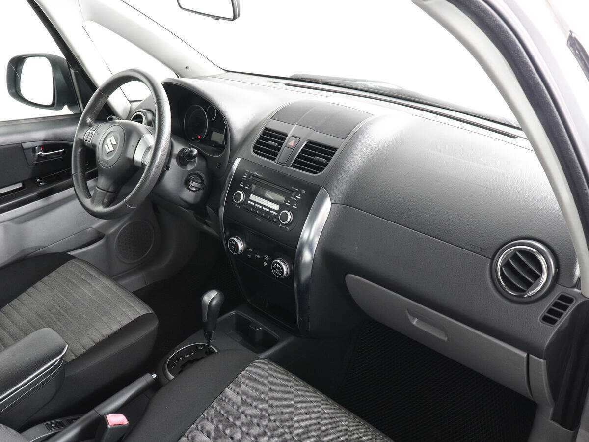 Suzuki SX4 с пробегом — 2011 год. Фото: #9