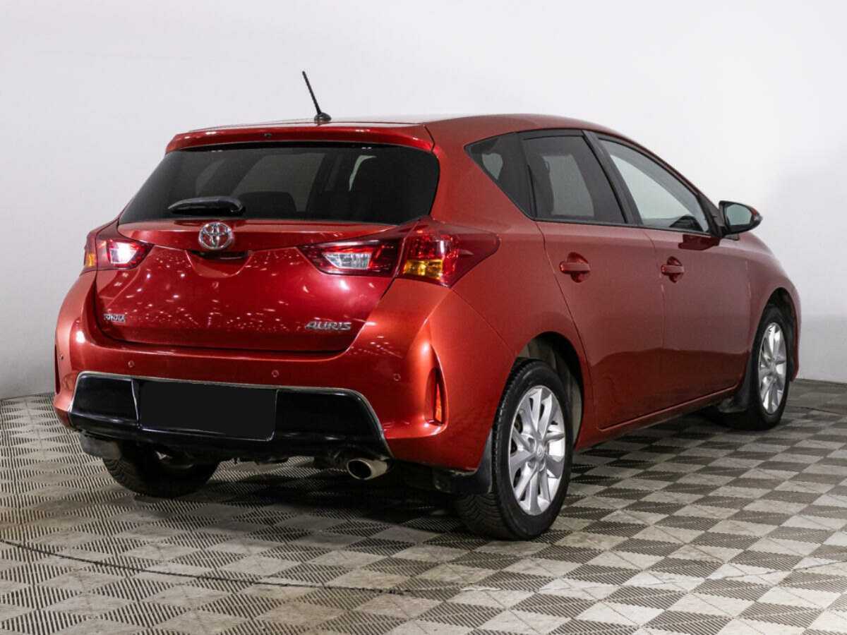 Toyota Auris с пробегом — 2013 год. Фото: #4
