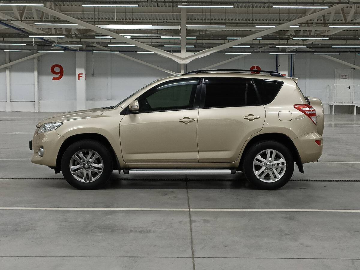 Toyota RAV4 с пробегом — 2011 год. Фото: #7
