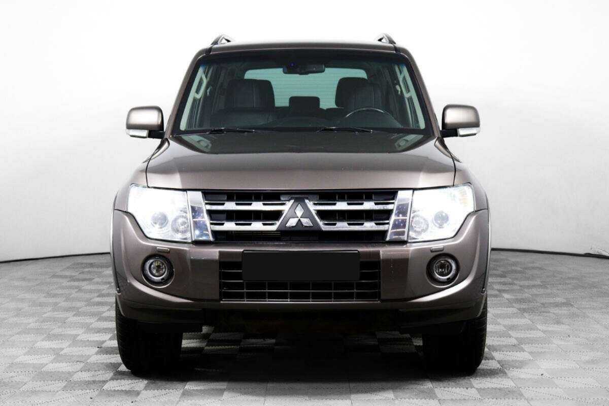 Mitsubishi Pajero с пробегом — 2011 год. Фото: #1