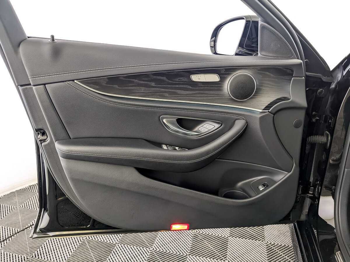 Mercedes-Benz E-Класс с пробегом — 2021 год. Фото: #14