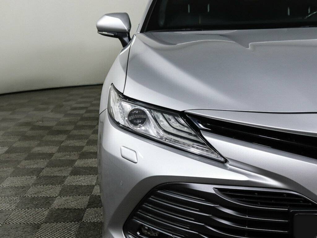 Toyota Camry с пробегом — 2018 год. Фото: #20