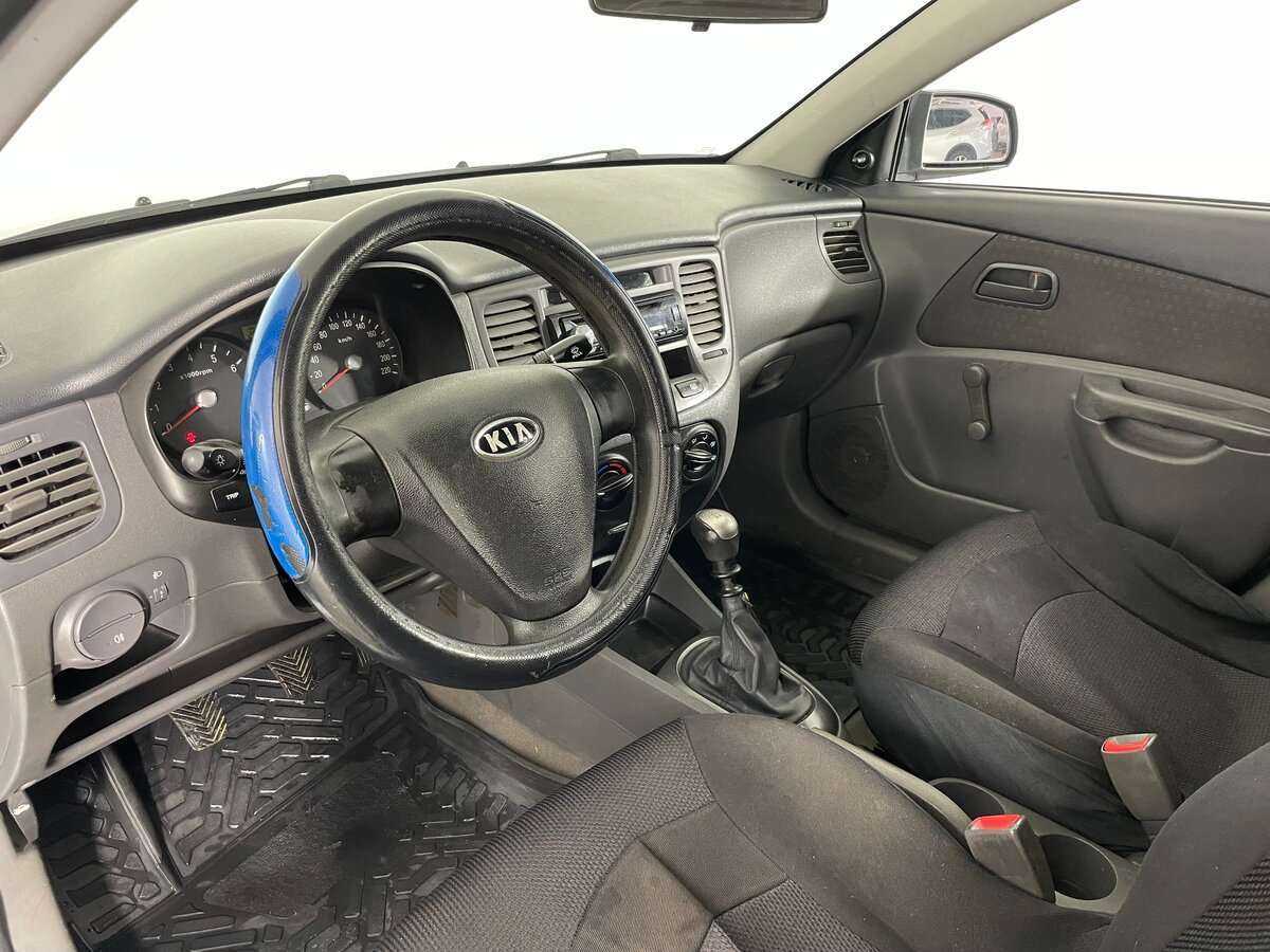 Kia Rio с пробегом — 2007 год. Фото: #6