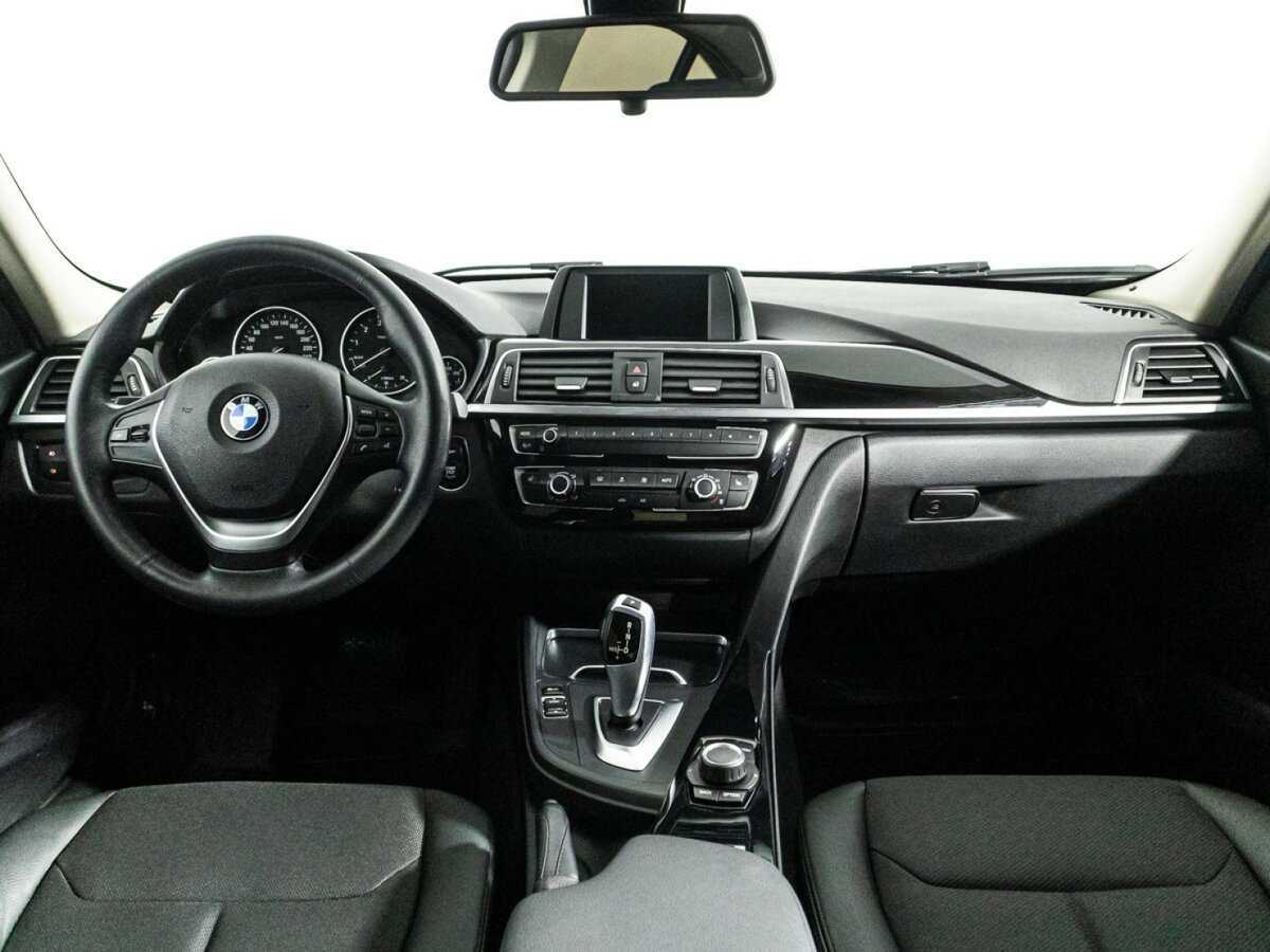 BMW 3 серии с пробегом — 2018 год. Фото: #12