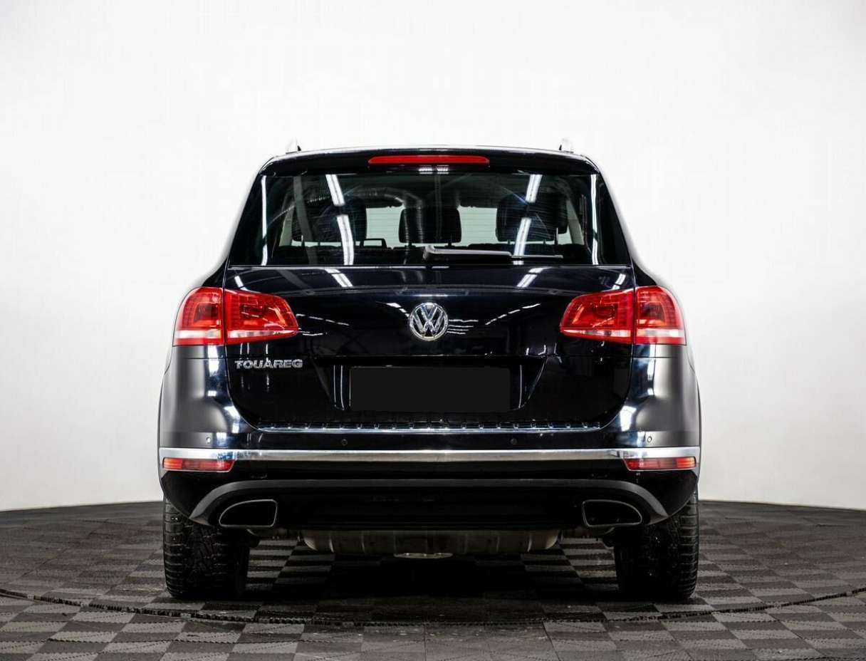 Volkswagen Touareg с пробегом — 2015 год. Фото: #4