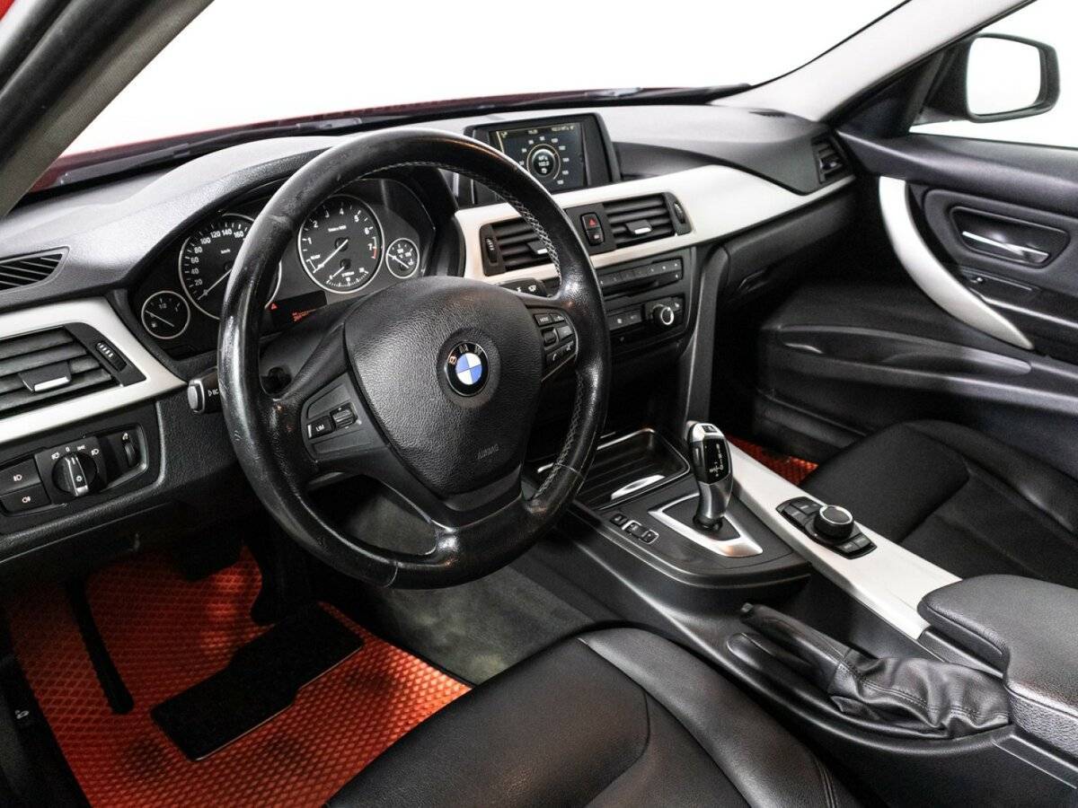 BMW 3 серии с пробегом — 2012 год. Фото: #10