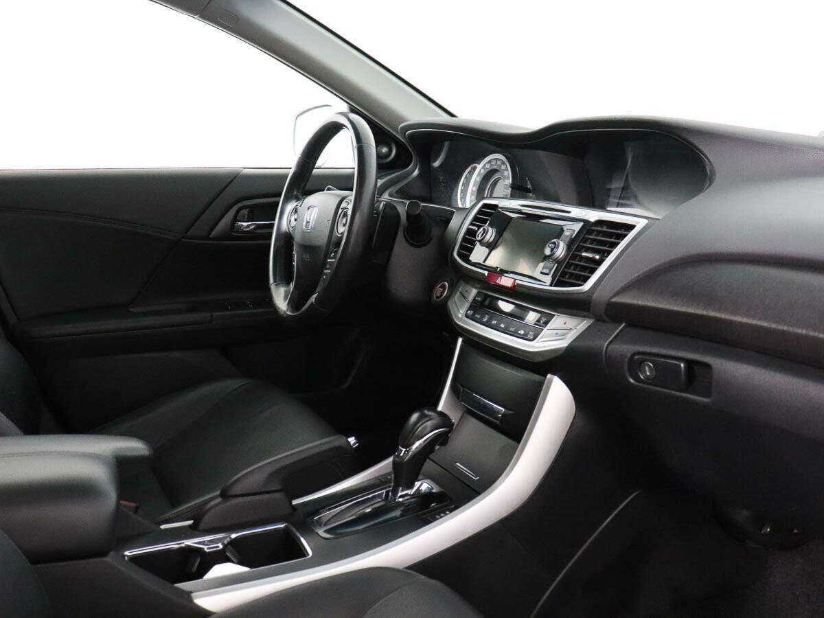 Honda Accord с пробегом — 2013 год. Фото: #6