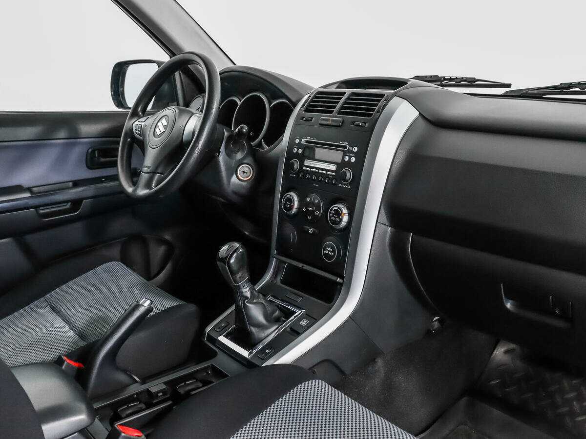 Suzuki Grand Vitara с пробегом — 2007 год. Фото: #10