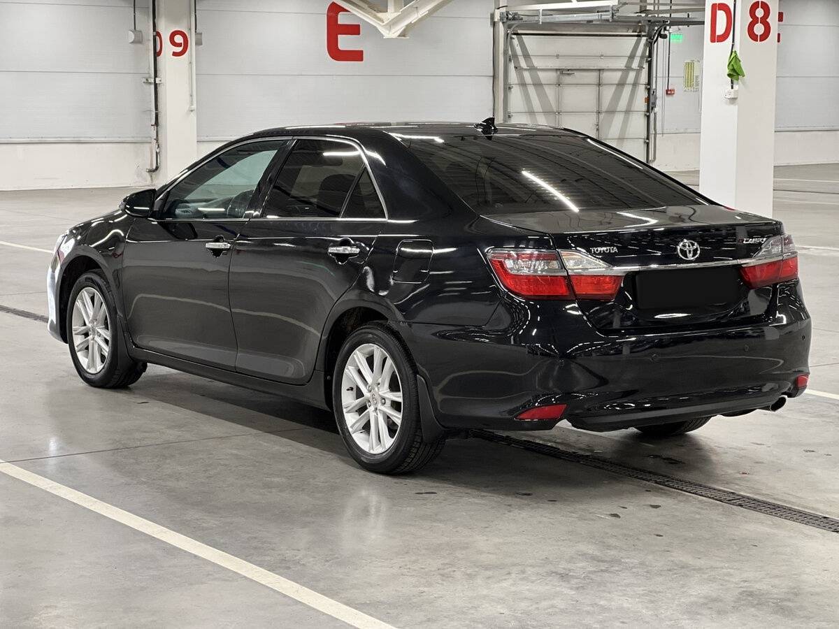 Toyota Camry с пробегом — 2015 год. Фото: #6