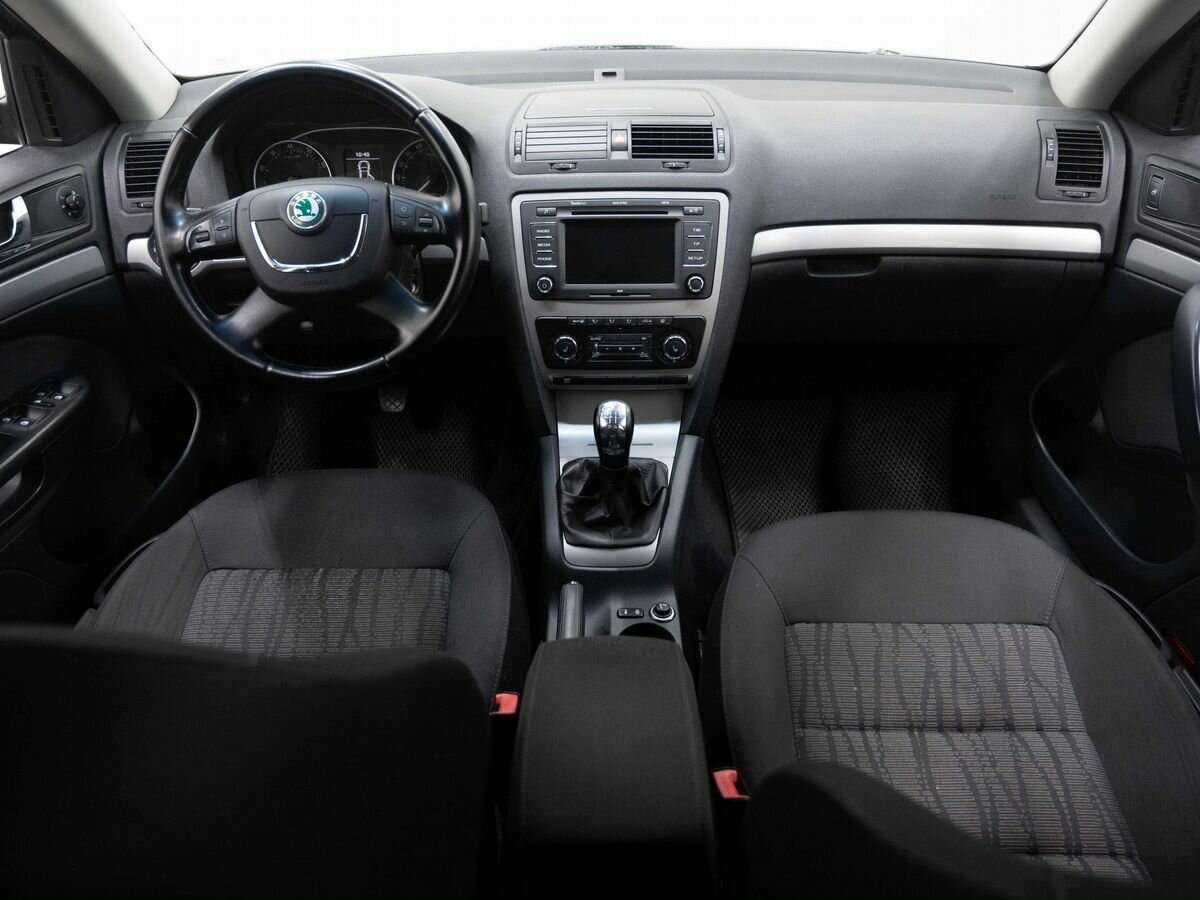 Skoda Octavia с пробегом — 2010 год. Фото: #12
