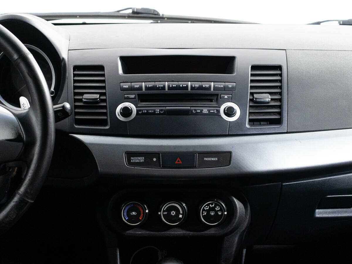 Mitsubishi Lancer с пробегом — 2011 год. Фото: #13