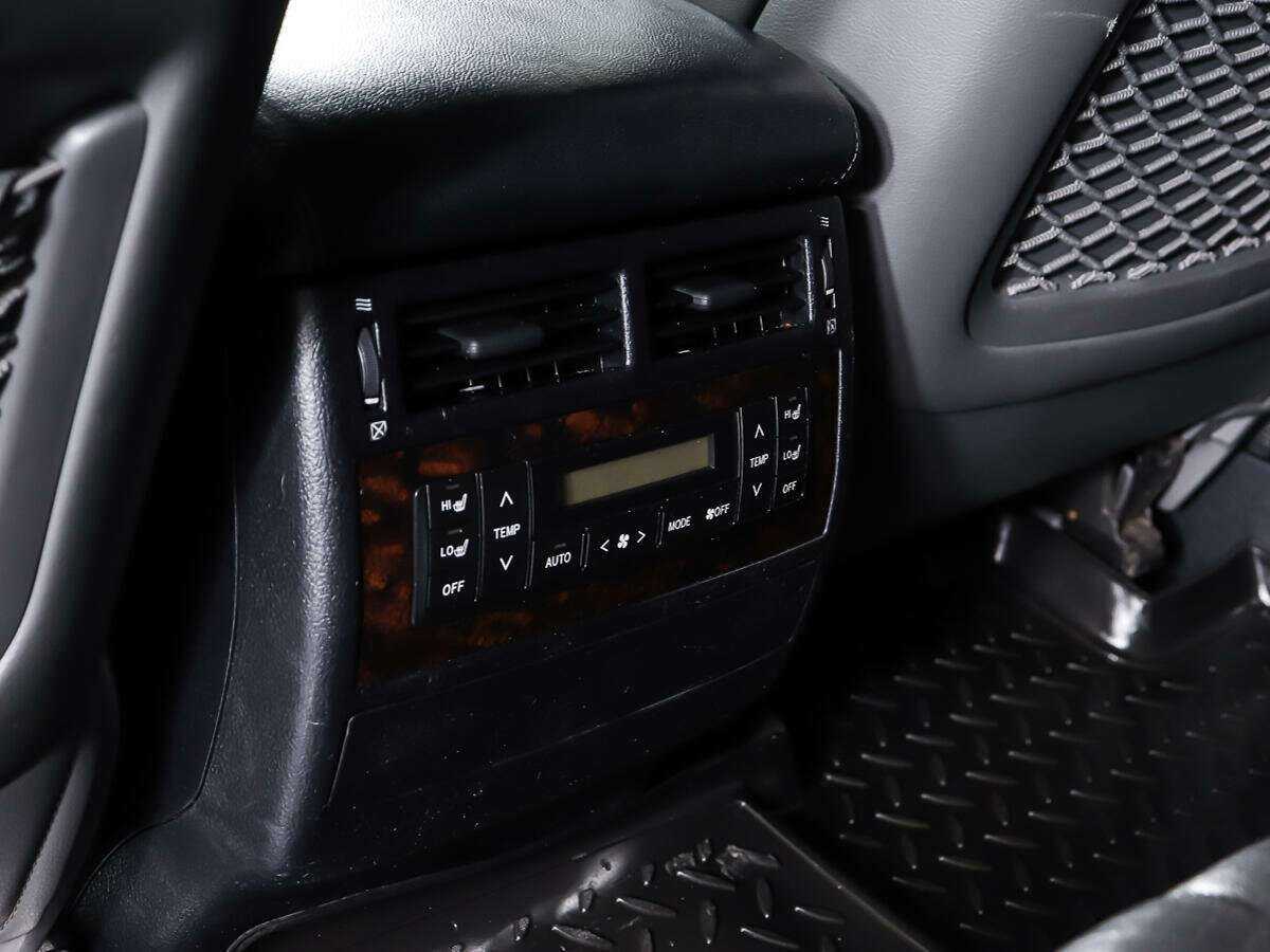 Toyota Land Cruiser с пробегом — 2010 год. Фото: #18
