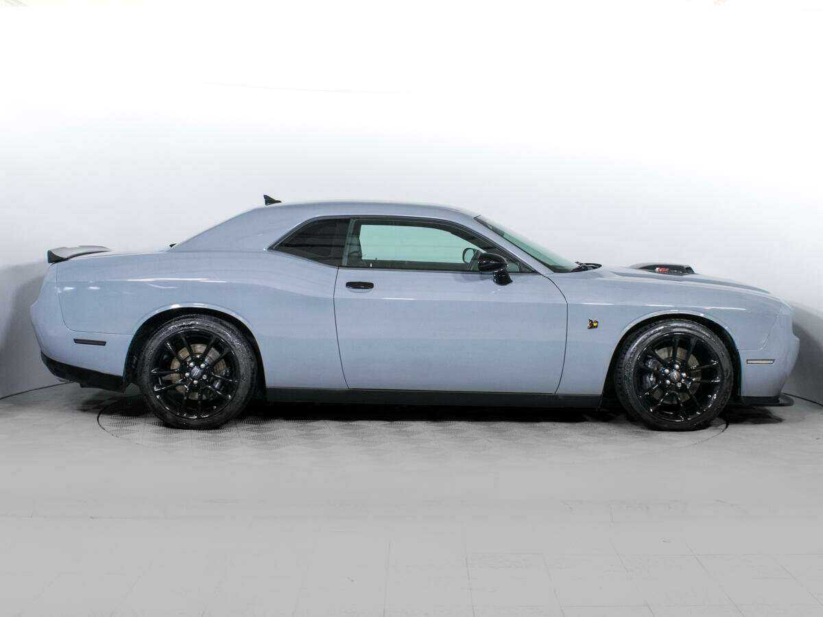 Dodge Challenger с пробегом — 2021 год. Фото: #3