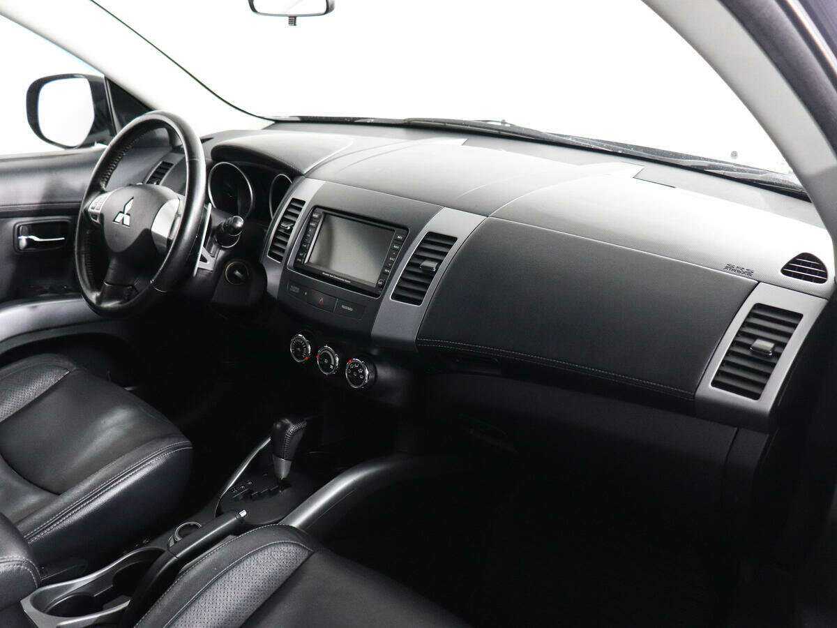 Mitsubishi Outlander с пробегом — 2011 год. Фото: #7
